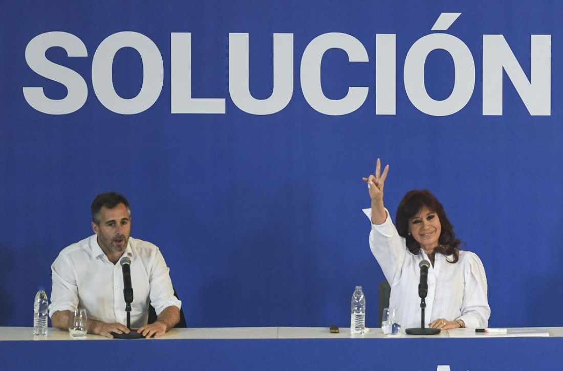 Cristina Fernández volvió a encabezar un acto y reclamó una "suma fija" para recuperar el salario