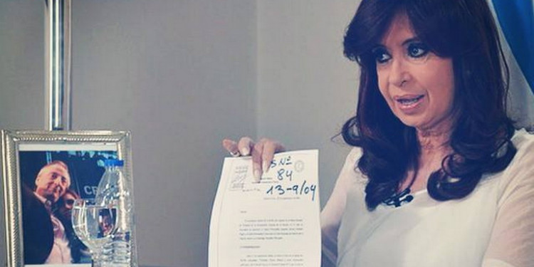 CFK en modo "abogada": desmanteló a la ex SIDE