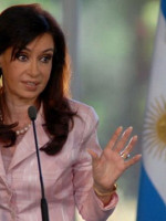 Cristina quiere ir a la Cumbre del Mercosur como virtual candidata al Parlasur