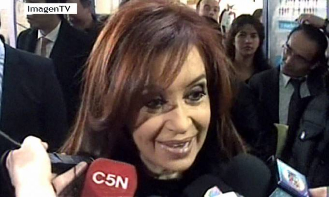 Cristina Fernández votó en el sur y viaja a Buenos Aires