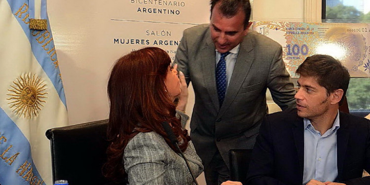 Cuentas en rojo: Pérez le pide ayuda a Cristina