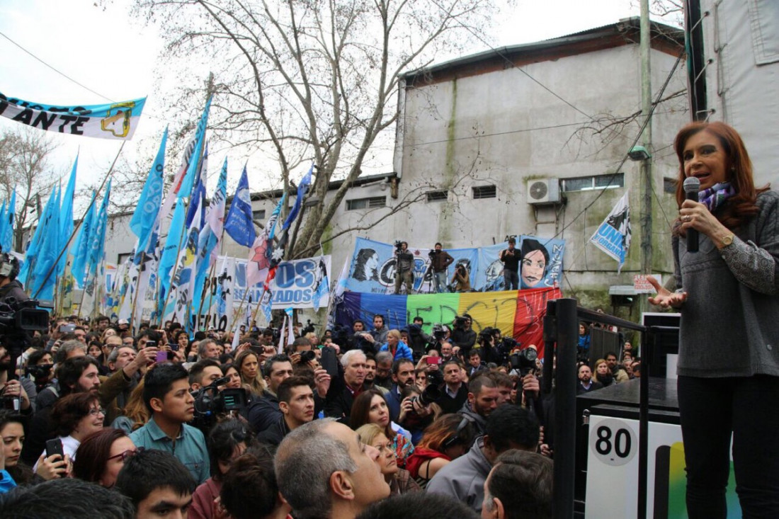 Piden indagar a Cristina por irregularidades en la obra pública