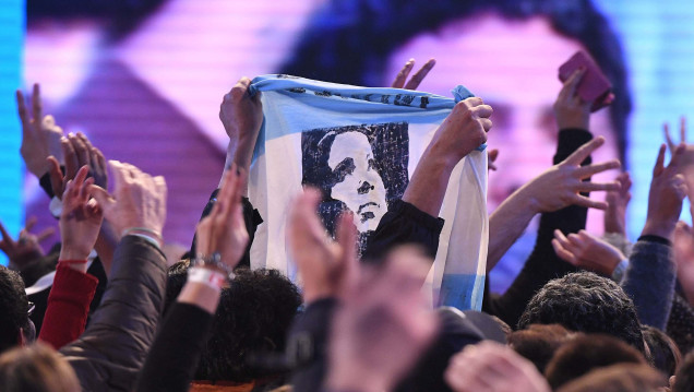 imagen Cristina sale a la caza de los votos de Massa y Randazzo