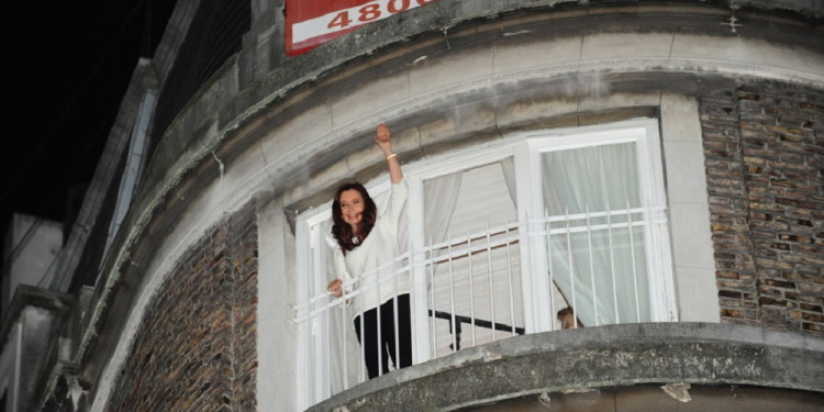 El abogado de CFK dijo que los allanamientos "serán hoy"