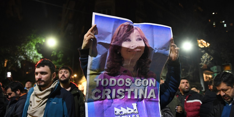 Cristina se defiende con sus redes sociales tras el pedido de prisión por 12 años