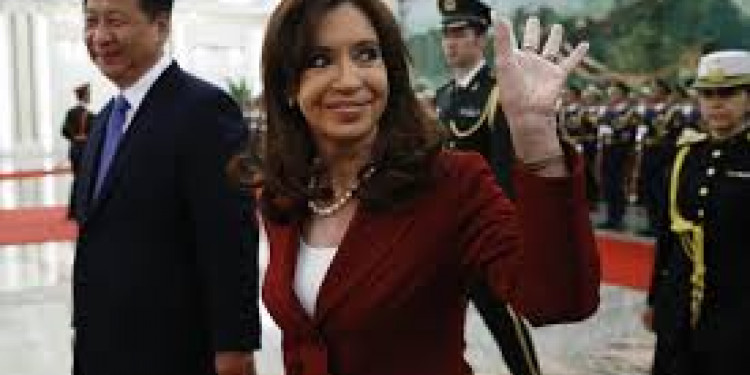 Cristina culminó su gira por China