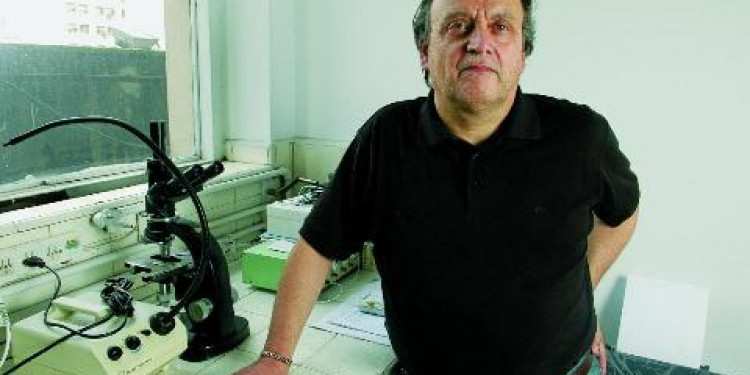Semblanza del científico Andrés Carrasco por el periodista Darío Aranda