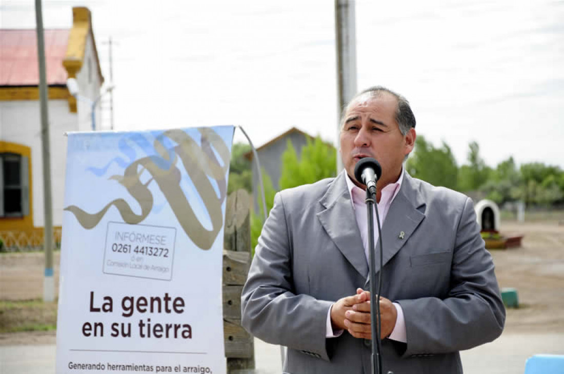 La Dirección de Desarrollo Territorial adjudica tierras fiscales a puesteros colonos y comunidades originarias