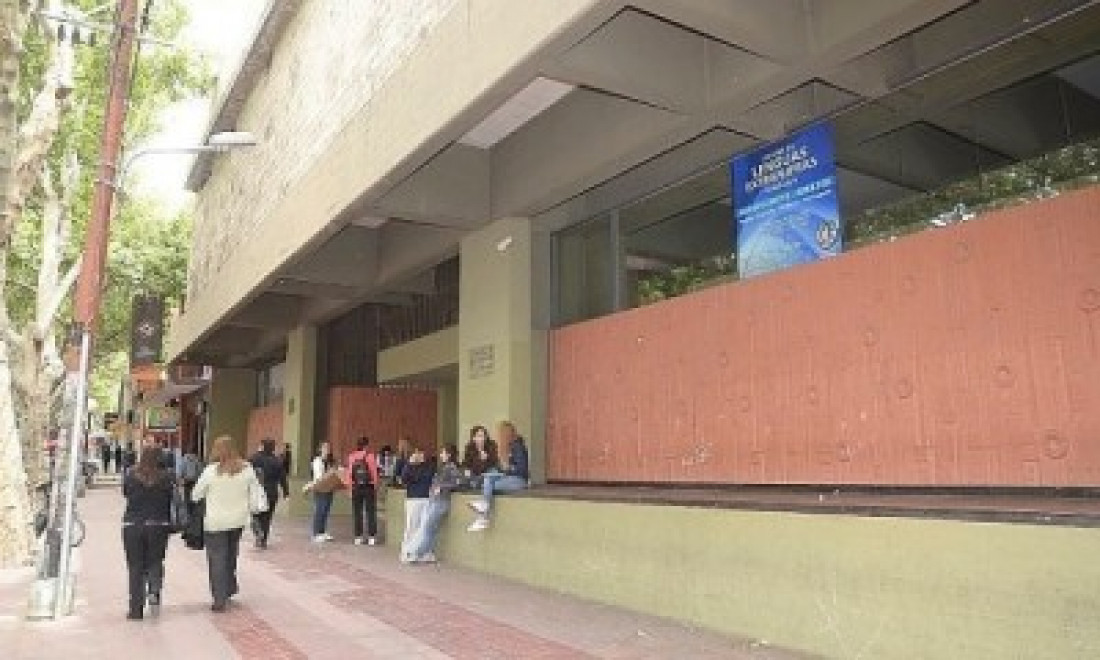 La asamblea de FADIUNC resolvió no comenzar las clases en los colegios de la UNCUYO