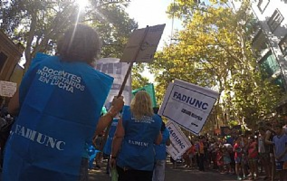 Paro nacional en Mendoza: adhieren docentes e investigadores de la UNCUYO