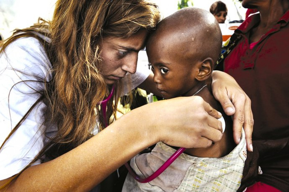 "Ser Humanitario" la labor de Médicos Sin Fronteras en una muestra fotográfica