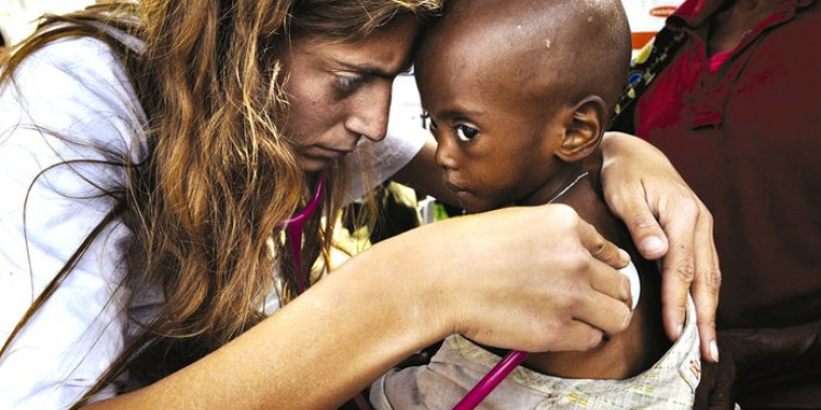 "Ser Humanitario" la labor de Médicos Sin Fronteras en una muestra fotográfica