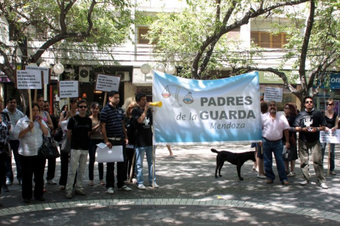 Entrevista a Juan Alvarez, de la organización Padres de la Guarda