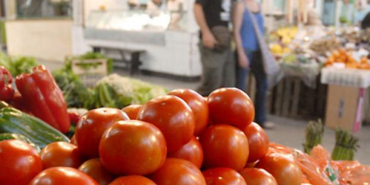 Importación de tomate: "Los sectores de mercados y producción no han sido consultados para tomar esta medida", manifestaron desde la UFHA