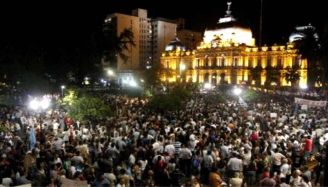 Incidentes y represión tras lo comicios en Tucumán