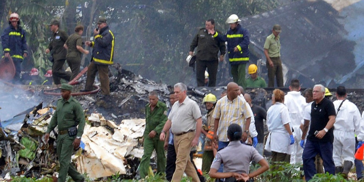 Un avión de pasajeros se estrelló en Cuba: hay dos argentinos entre los muertos