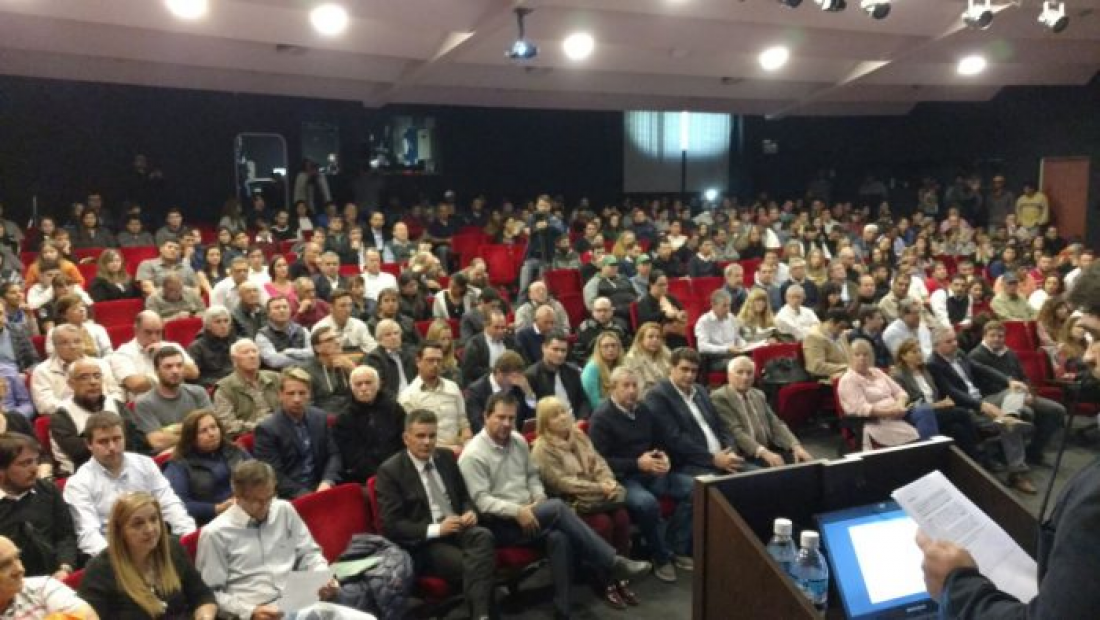 Voces a favor en la audiencia por Portezuelo del Viento