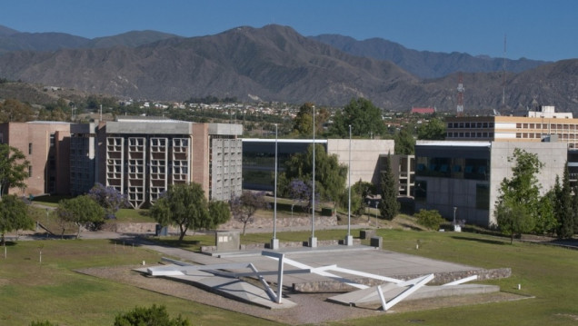 imagen La UNCUYO crece en el ranking de universidades en Argentina: "Nuestras líneas prioritarias están en sintonía con el mundo"