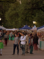 La feria artesanal de Plaza Independencia celebra sus 40 años