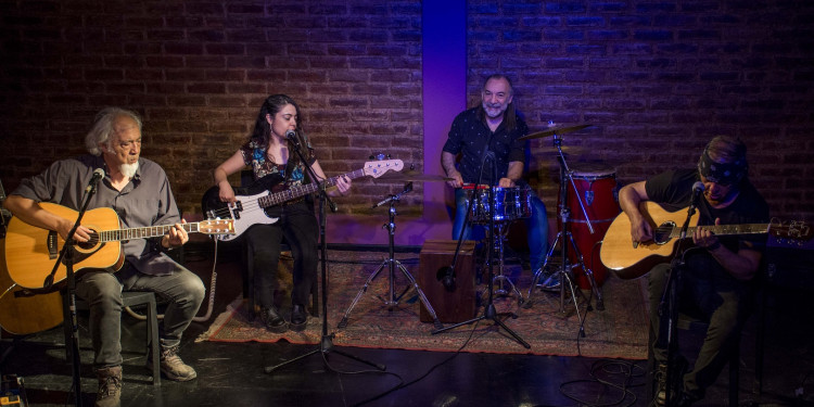 Les Alfajores de la Pampa Seca se presentan en el Teatro Independencia 