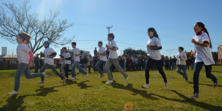 DEPORTE ESCOLAR BUSCA EL AUTOCONTROL DE ESTUDIANTES