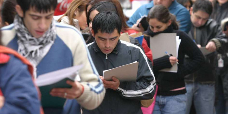 En un año el desempleo en Mendoza aumentó un 4,76 %