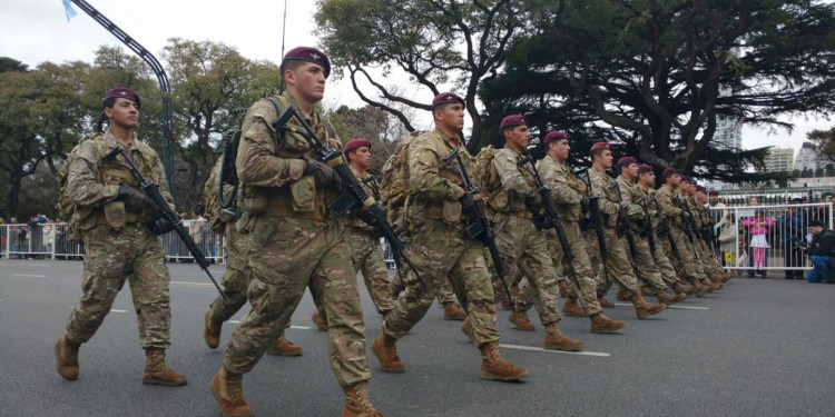  Se suspendió el desfile del 9 de julio por un conflicto salarial de las Fuerzas Armadas