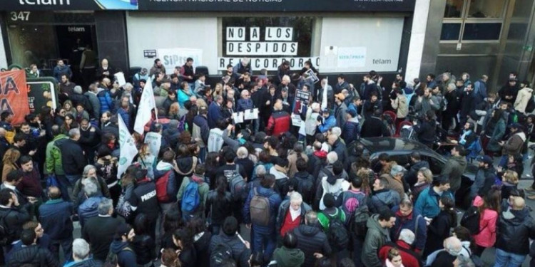 La Justicia falló a favor de los empleados despedidos en Télam