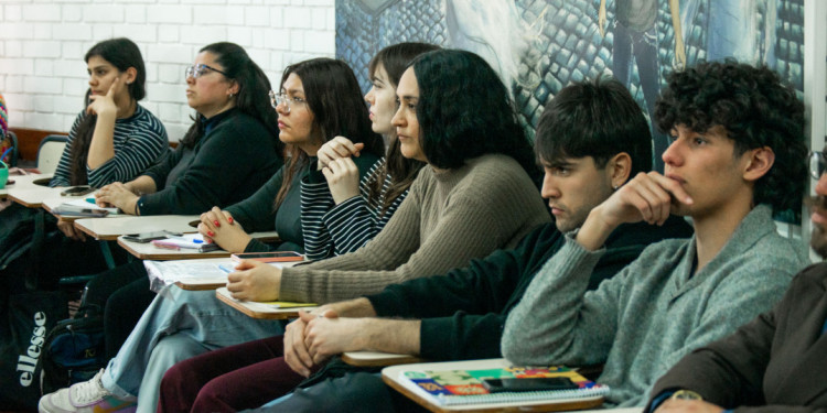 TRACES: Acompañamiento a la comunidad estudiantil.