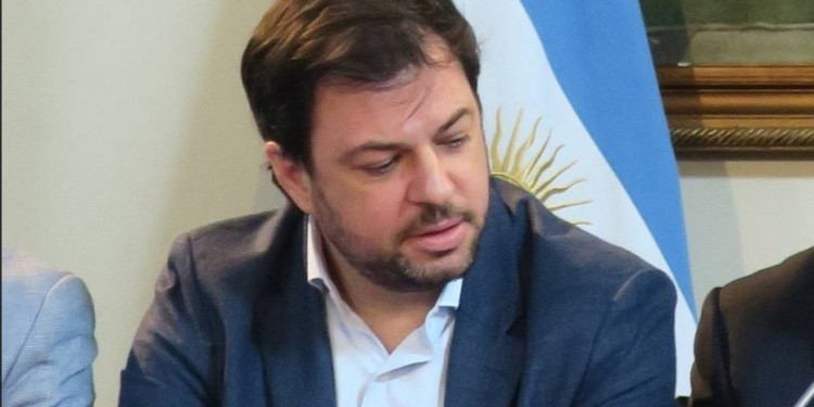 Renunció Valentín Díaz Gilligan