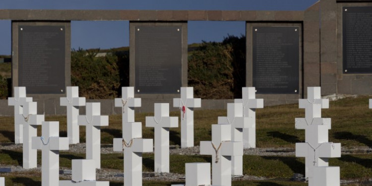 La Cruz Roja identificó a 88 soldados caídos en Malvinas