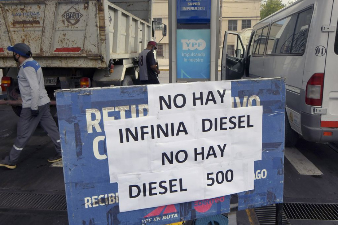 YPF cobrará más caro el gasoil a vehículos con patente extranjera