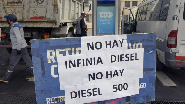 imagen YPF cobrará más caro el gasoil a vehículos con patente extranjera