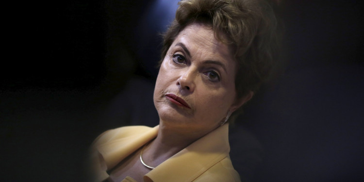 Rousseff, expresidenta de una pieza