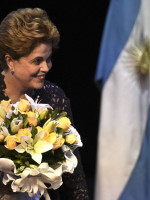 Dilma Rousseff: "La política irrelevante lleva a la democracia irrelevante"