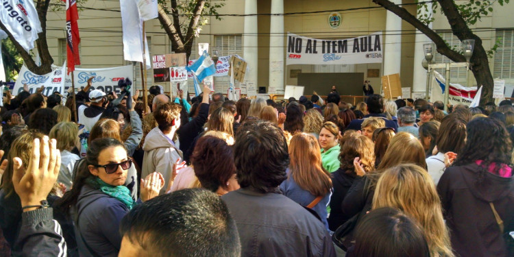 Sigue el debate en torno al ítem aula.