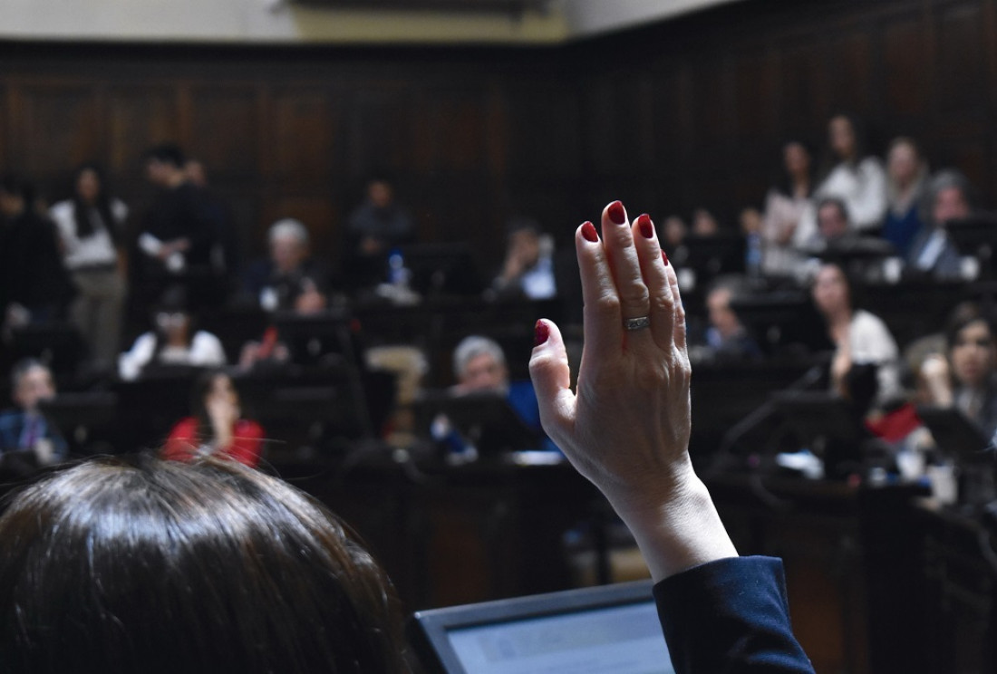 Suarez celebró el aval para endeudarse: cuáles son las obras del Presupuesto por las que piden financiamiento