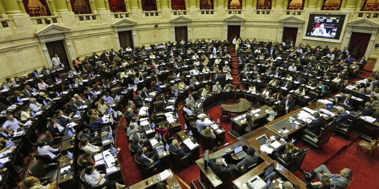 Diputadas de distintos bloques reclaman más participación femenina y equidad salarial