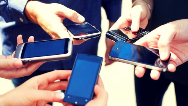imagen Identificarán a los dueños de líneas de celulares en el país