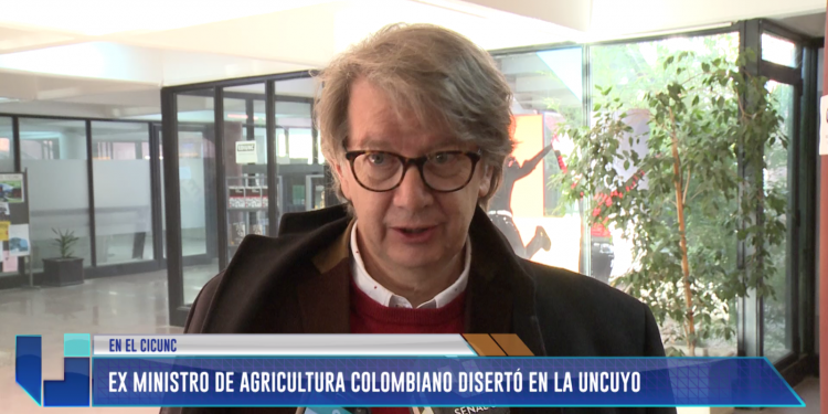 Ex ministro de agricultura colombiano disertó en la UNCuyo