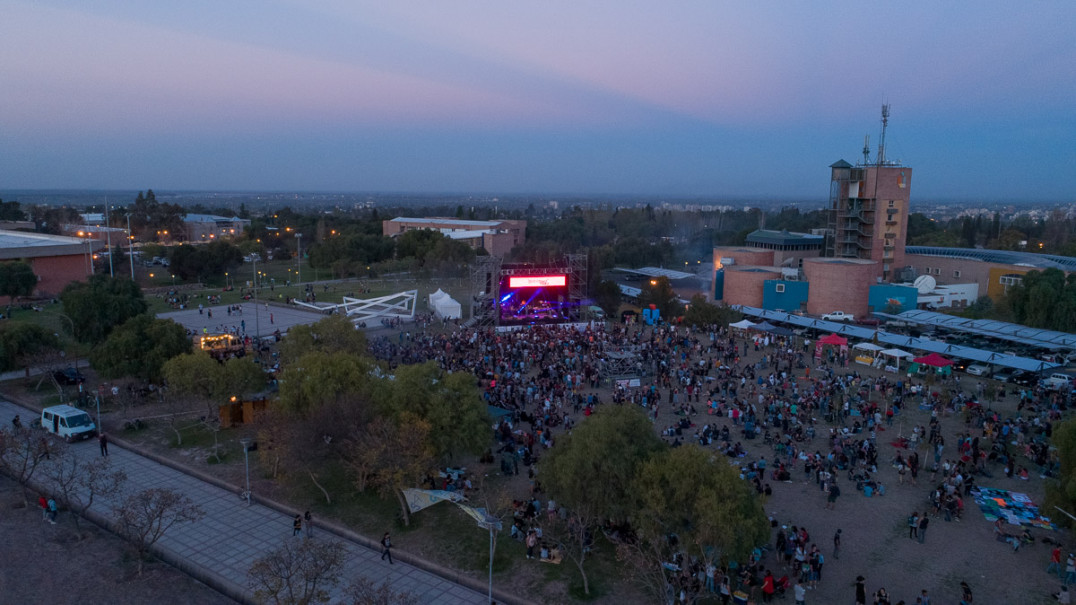 imagen Fotogalería: las imágenes del UNCUYO Rock en un festival para el recuerdo