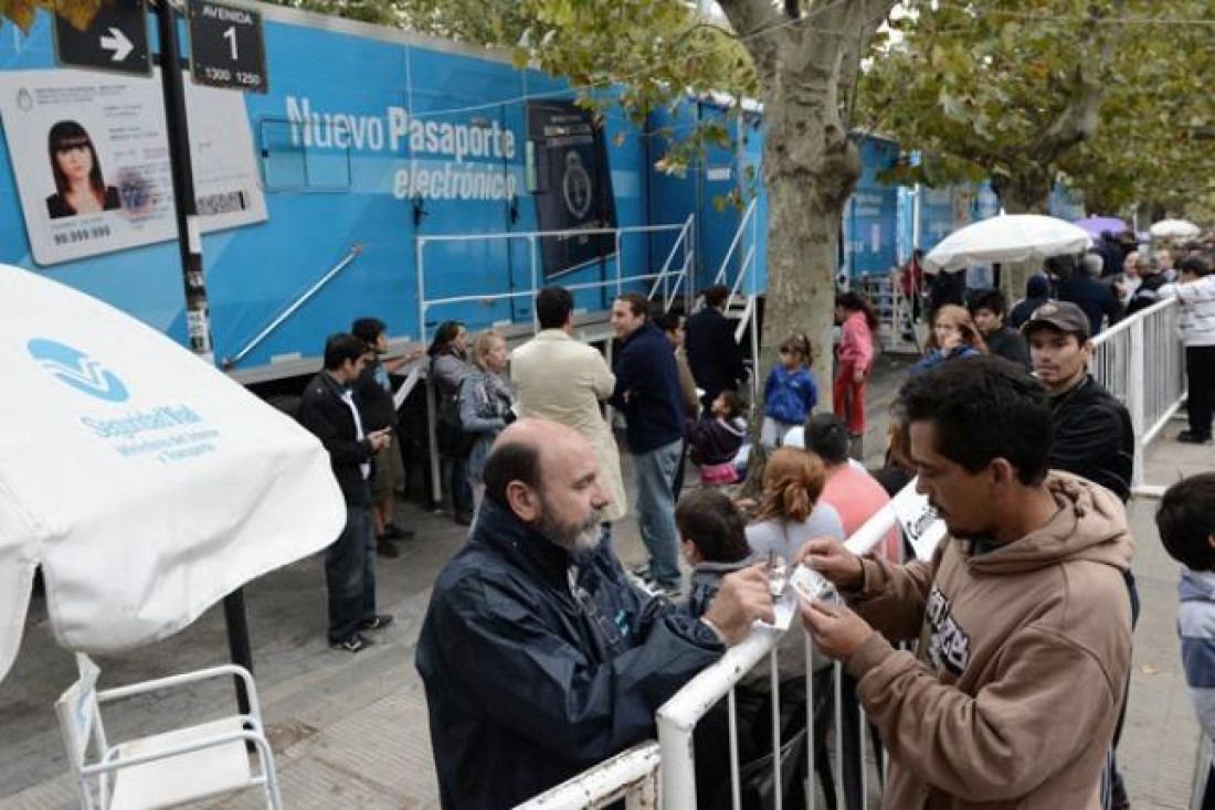 Ahora es más barato sacar el DNI y el pasaporte en Mendoza