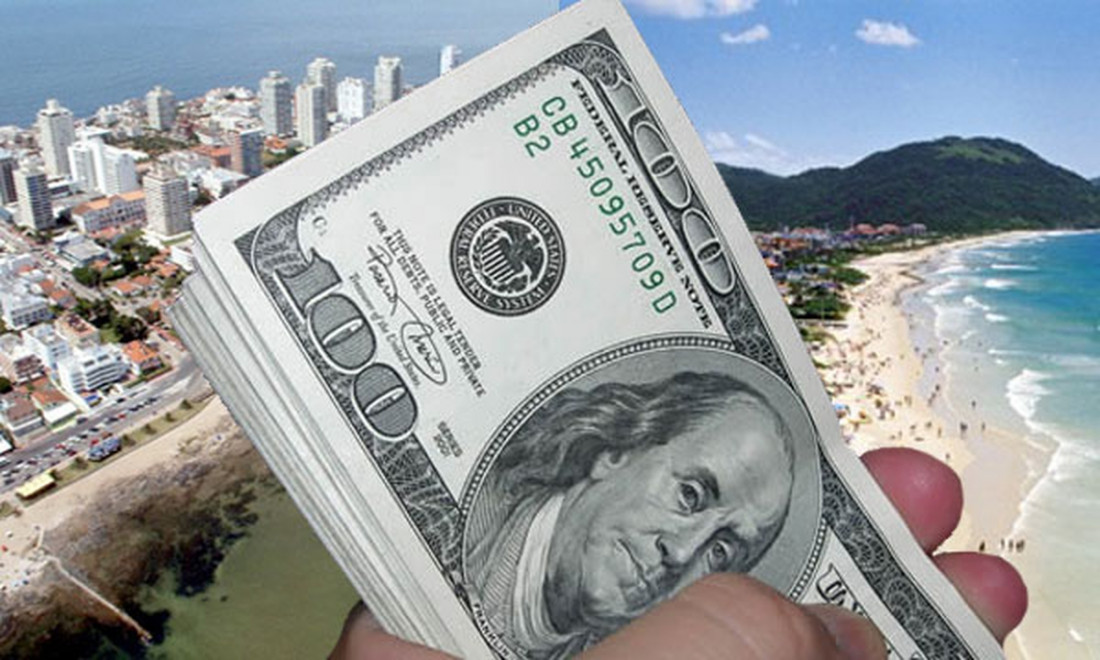 Frente a la suba del dólar, los mendocinos consultan por la Costa