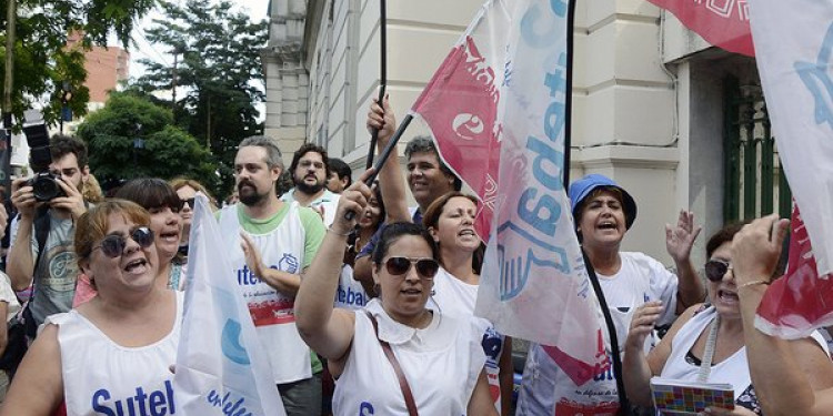 Los docentes bonaerenses rechazaron la propuesta oficial