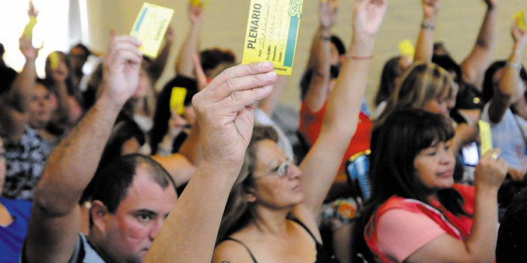 El paro docente vs Cornejo con Bullrich