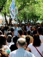 Docentes sin trabajo, escuelas sin profesores, estudiantes sin educación