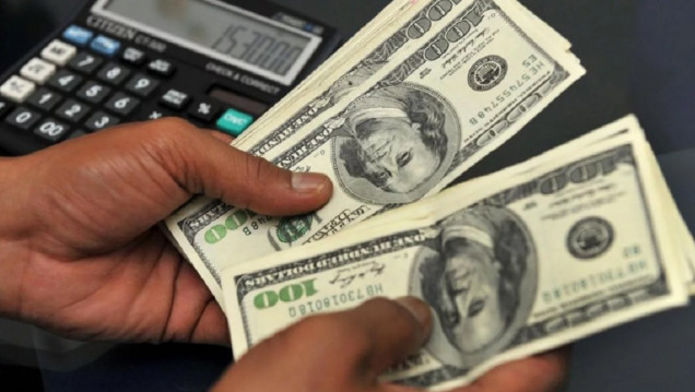 imagen Por las ventas del Banco Central, bajó el dolar