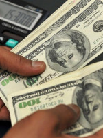 Por ventas del Central, el dólar cerró a $38,21