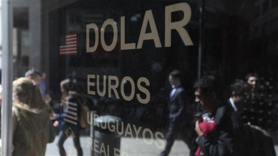 El dólar cotizó debajo de $18, en la última rueda antes de las PASO