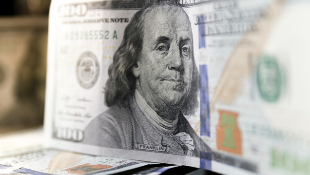 imagen El dólar bate récords